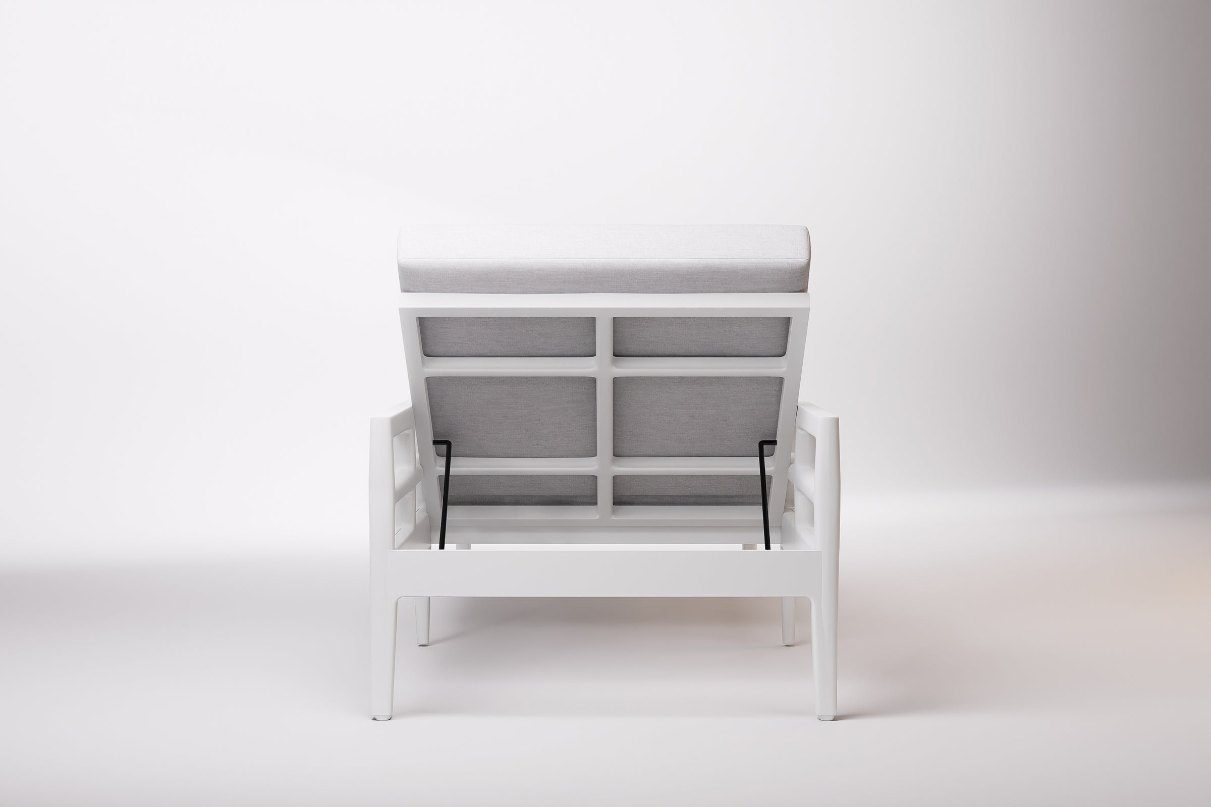 Vienna Outdoor Sun Lounge Aluminium